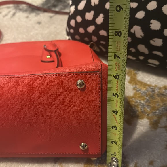 Bright colored Michael Kors bag with gold accents & detachable strap! - Picture 7 of 9